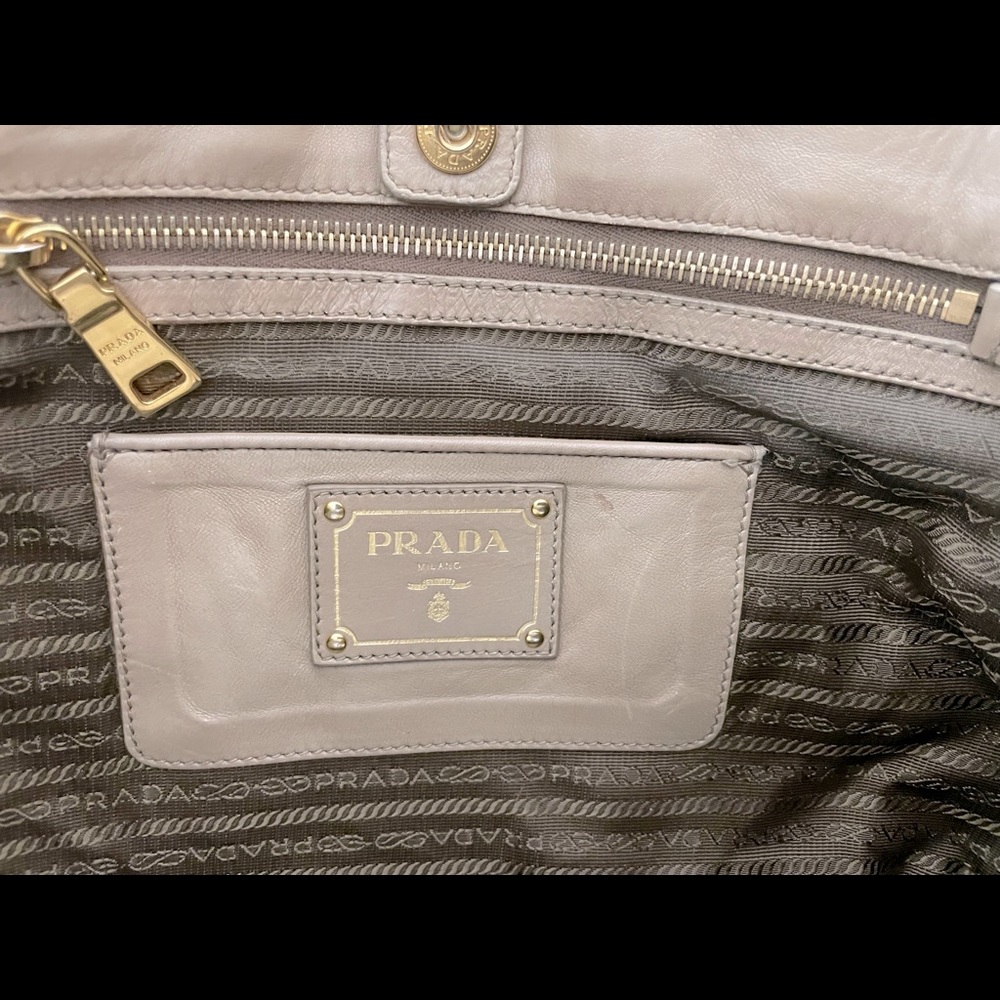 Prada
Prada Champagne Gaufre Leather Shopping Tote - Picture 8 of 12